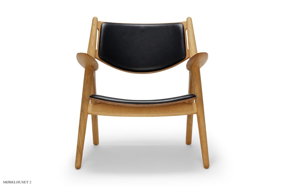 Hans J. Wegner CH28 Sesselgestell in Eichenl und schwarzem Loke-Leder