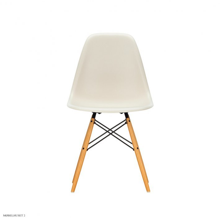 Eames Plastic Side Chair (DSW)