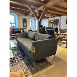 Mogens Hansen 2,5 pers. sofa model 272 Stof: Maple | Udstillingsmodel