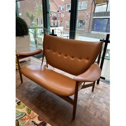 Huptlingssofa | Finn Juhl | 1949 | Walnuss Vegetal Leder | Ausstellungsmodell