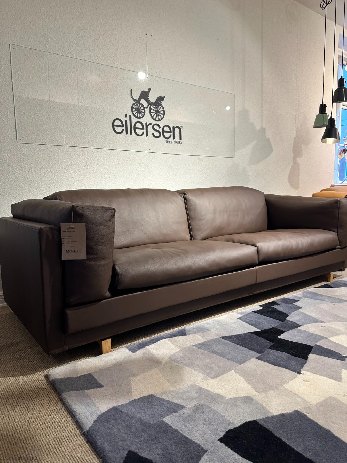Eilersen Tub 3. pers. sofa | Texas m�rkebrun l�der | Udstillingsmodel