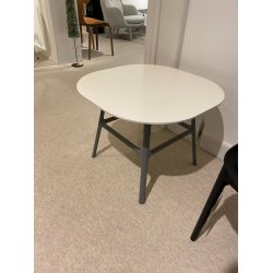 Minuscule Tisch | Ausstellungsmodell