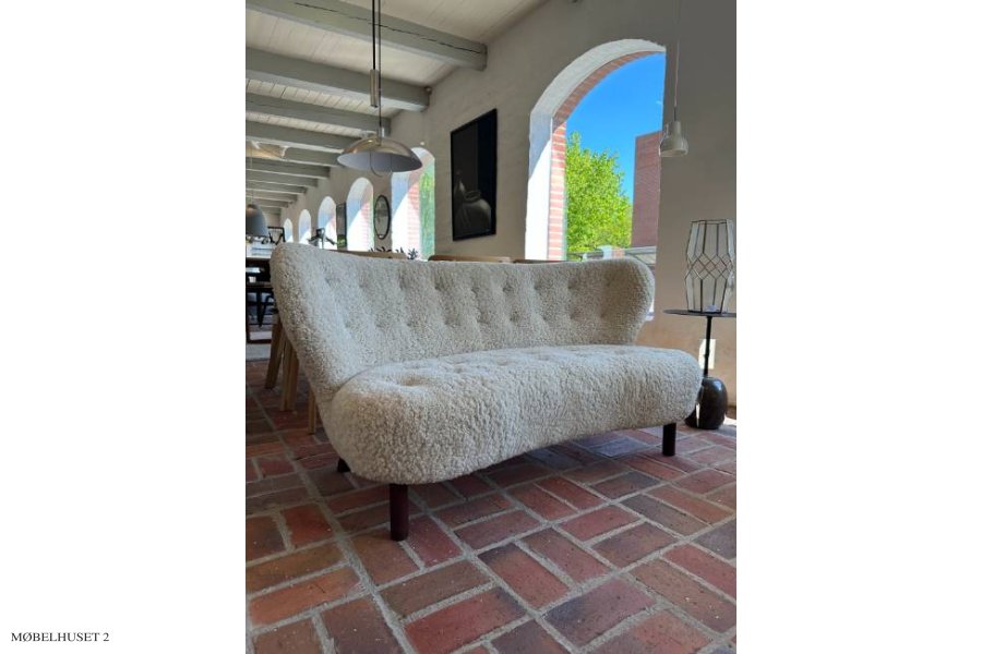 Little Petra 2-Sitzer Sofa mit Moonlight Lammfell | Ausstellungsmodell