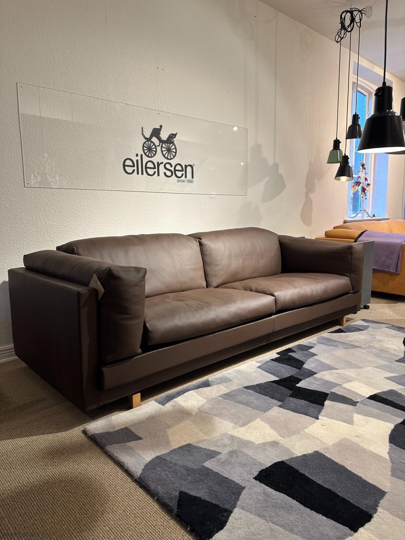 Eilersen Tub 3. pers. sofa | Texas m�rkebrun l�der | Udstillingsmodel