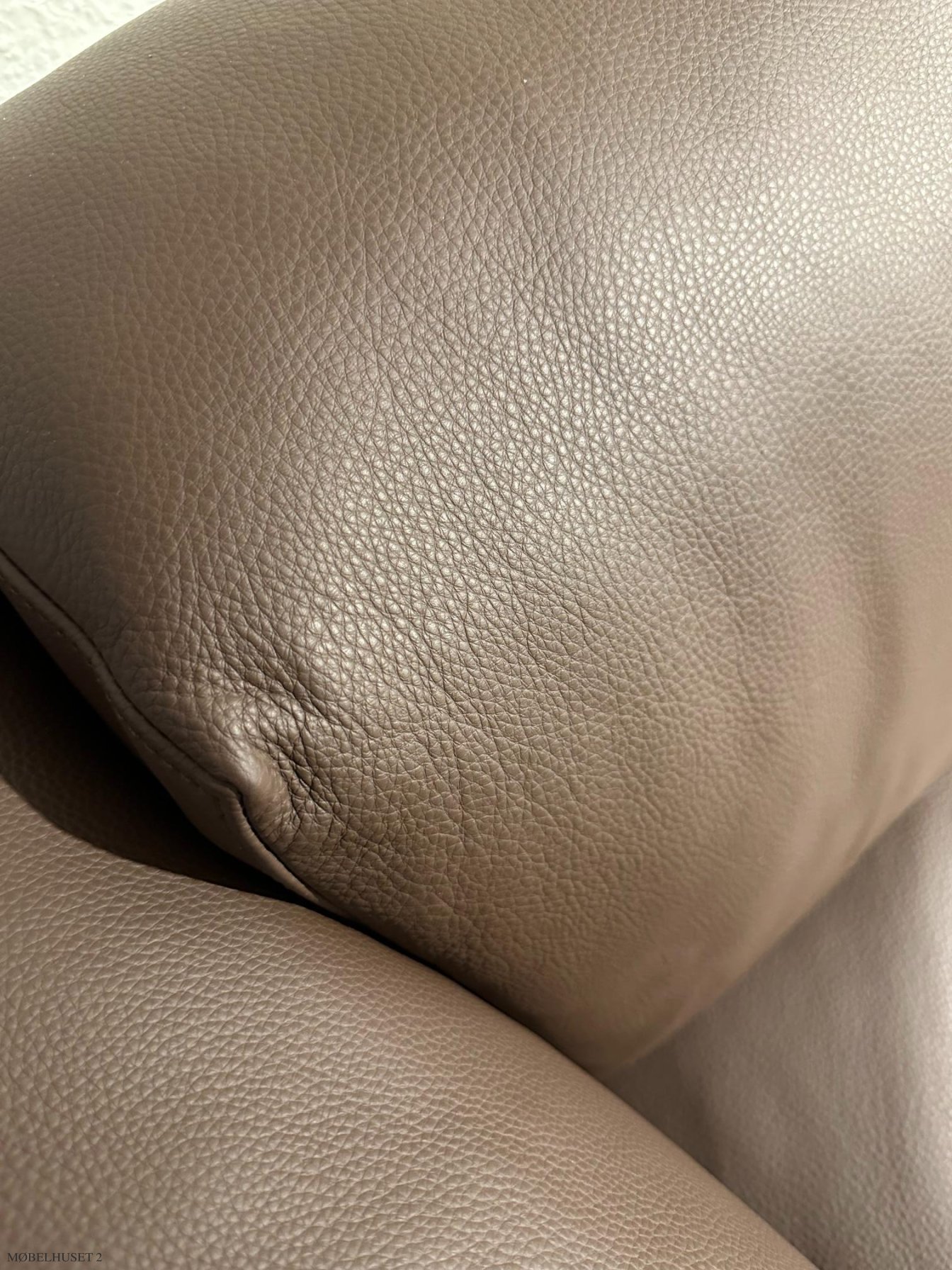 Eilersen Tub 3. pers. sofa | Texas m�rkebrun l�der | Udstillingsmodel