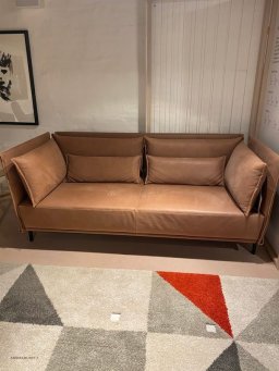 Sofa Niu 201 med sort alu ben