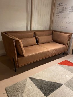 Sofa Niu 201 med sort alu ben
