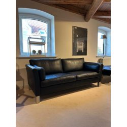 Mogens Hansen  2,5 pers. sofa model 982 med sort Premium l�der | Udstillingsmodel