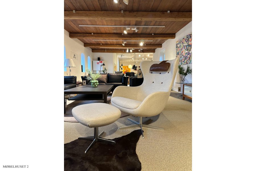 S�ren Lund Drehstuhl mit Hocker Modell SL407 | Ausstellungsmodell