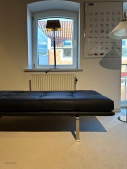 Nielaus AV57 daybed sort Rancho l�der og b�rstet st�l | Udstillingsmodel