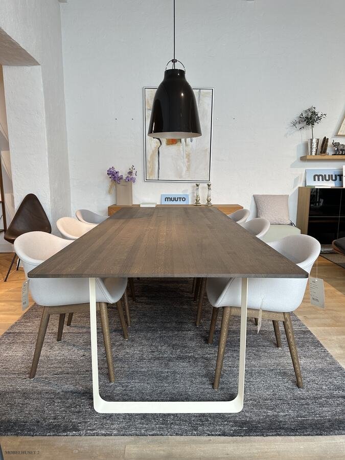Muuto 70/70 Spisebord med 6 Fiber stole | Udstillingsmodel