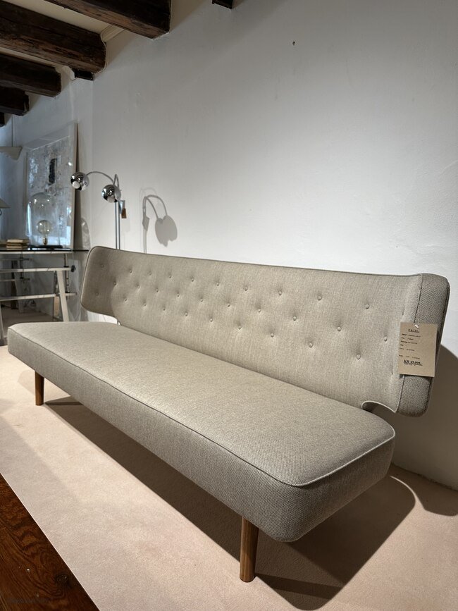 Radiohus Sofa P3 �| Designer: Vilhelm Lauritzen | Udstillingsmodel