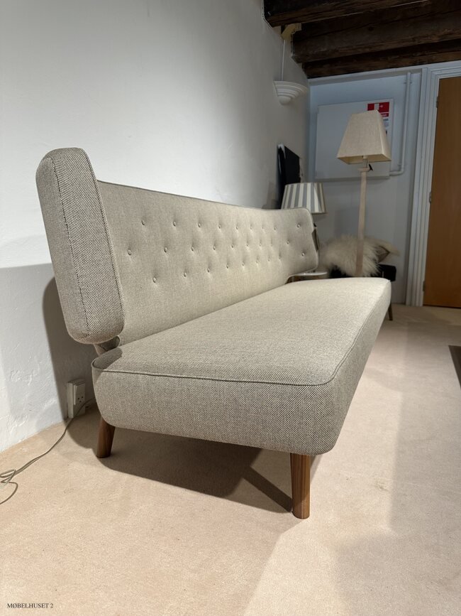 Radiohus Sofa P3 �| Designer: Vilhelm Lauritzen | Udstillingsmodel