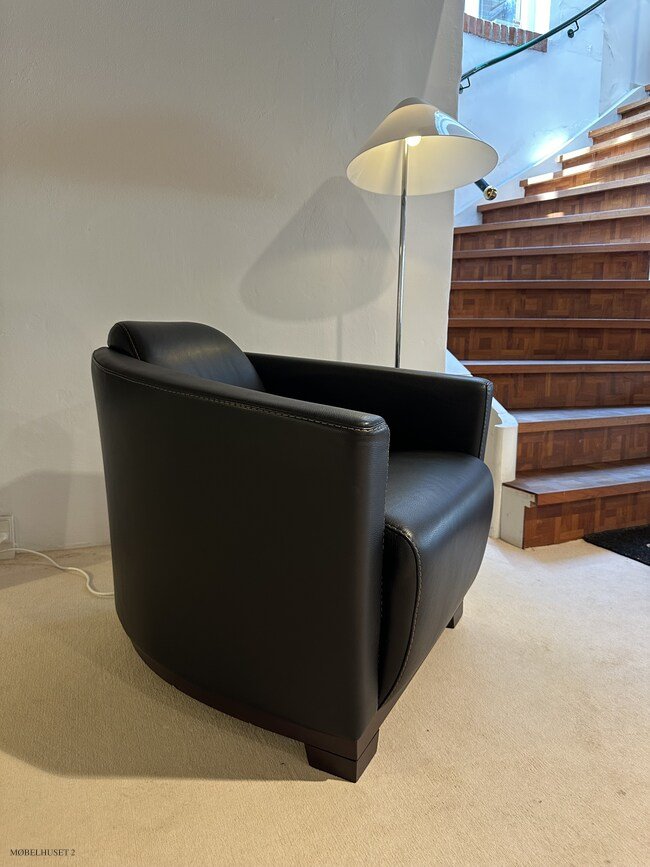 Soul l�nestol med sort l�der | Udstillingsmodel
