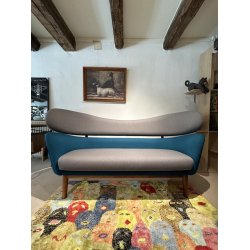 Finn Juhl | Baker sofa | Nussbaum gelt - Vidar Stoff | Ausstellungsmodell