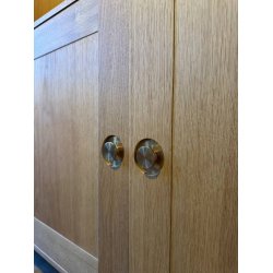 Regalkombination FK63 in Eiche gelt mit schwarz lackiertem Metallgestell | Ausstellungsmodell