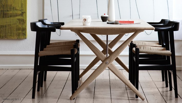 Hans J. Wegner pp 85/160 krydsbensbord i eg s�be