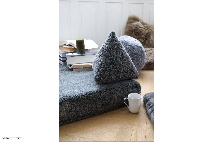 Hematite Lammfellkissen