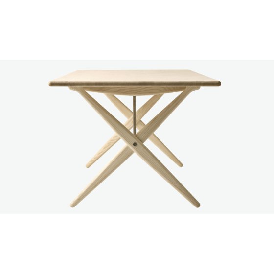 Hans J. Wegner pp 85/160 krydsbensbord i eg s�be