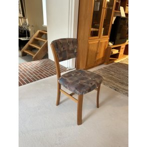 Olsen Esszimmersthle mit Bezgen, Ausstellungsmodell