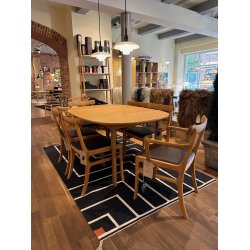 Rungstedlund Esszimmer | Tisch + 2 Mdf Platten + 4 Sthle  + 2 Armsthle | Ausstellungsmodell