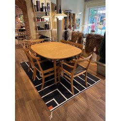 Rungstedlund Esszimmer | Tisch + 2 Mdf Platten + 4 Sthle  + 2 Armsthle | Ausstellungsmodell